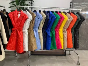 Mujer de Abrigo del mayorista de ropa LORENZO MODA en Italia