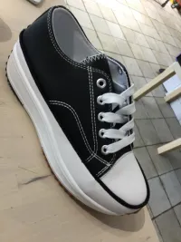 Unisex's Shoes from clothing wholesaler reveshoes in Spain