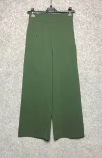 Pantaloni/Gonne per Donne dal grossista di abbigliamento vivigroupsas in Italia