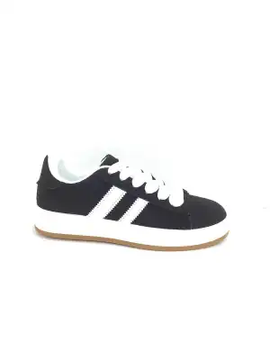 Unisex's Shoes from clothing wholesaler Suredelle in France