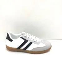 Unisexo de Zapatos del mayorista de ropa Suredelle en Francia