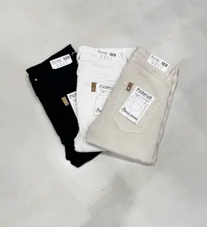 Pantaloni/Gonne per Donne dal grossista di abbigliamento D&A CRISTIANO in Italia