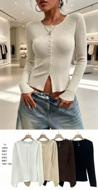 Hauts pour Femmes du grossiste en vêtements D&A CRISTIANO en Italie