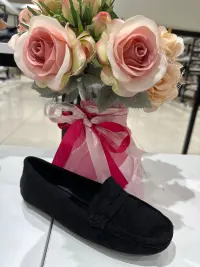 UnissexSapatos de distribuidor de roupas MD SCARPE 美地鞋業 em Itália
