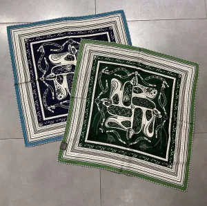 UnissexoAcessórios de distribuidor de roupas CINNAMON em França