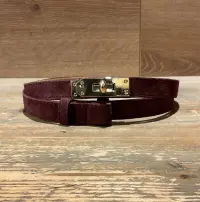 UnissexoAcessórios de distribuidor de roupas CINNAMON em França