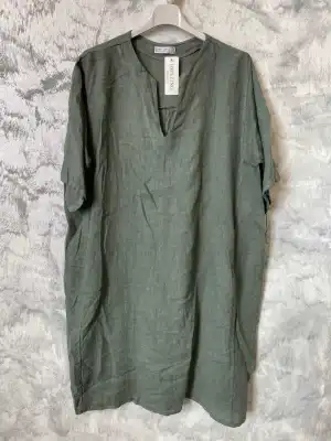 Unisex's Tops from clothing wholesaler Royal fashion srls in Italy