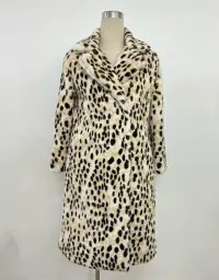 Vêtements d'extérieur pour Femmes du grossiste en vêtements Aikha en France