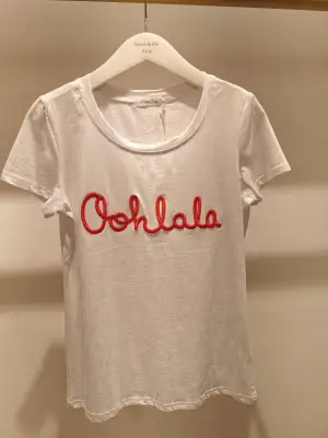 Kadınlar'in En fazla'si Emma&Ella giyim toptancısından Fransa'te