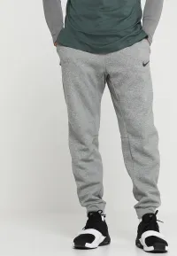 HomemCalças/Saia de distribuidor de roupas Nr-7 diffusione em Itália