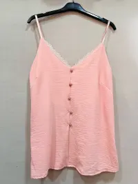 MulherTops de distribuidor de roupas MILY em França