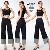 MulherCalças de ganga de distribuidor de roupas Tony Ingrosso donna em Itália