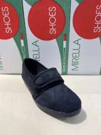 Unisex's Shoes from clothing wholesaler Mingdian scarpe in Italy
