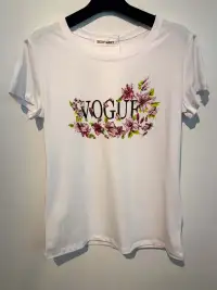 Hauts pour Femmes  du grossiste en vêtements AMICIZIA en null