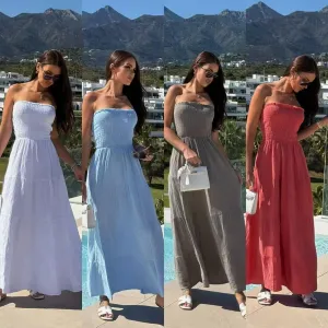 MulherVestidos de distribuidor de roupas C.Constantia em França