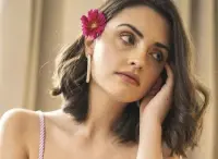 MulherJoalharia de distribuidor de roupas KALISTA em França