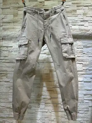 Men's Bottoms from clothing wholesaler Léo gutti in France
