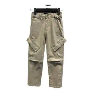 HomemCalças/Saia de distribuidor de roupas FREE STAR em França